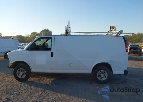 2015 Chevrolet Express 2500 Work Van z USA, uszkodzony, nr VIN 1GCWGFCF2F1153166